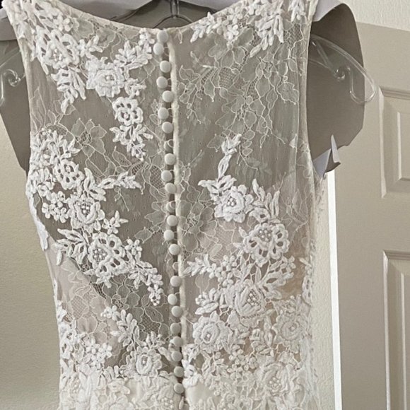 Pronovias Oseleta Wedding Dress - Picture 7 of 15